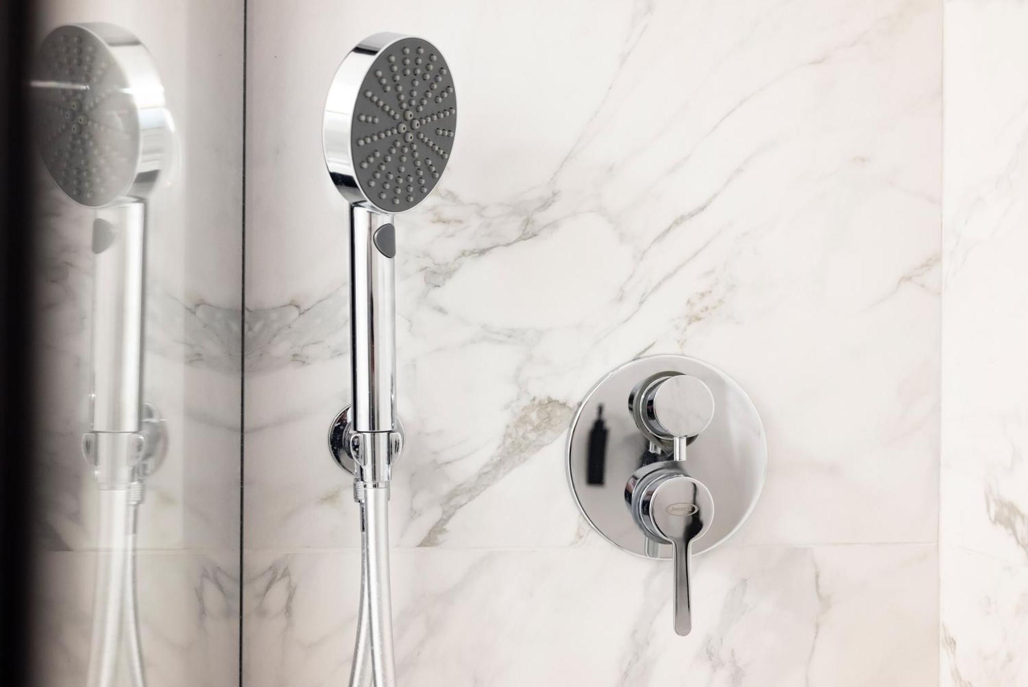Visconti Suites - Luca Stay Milan Bagian luar foto
