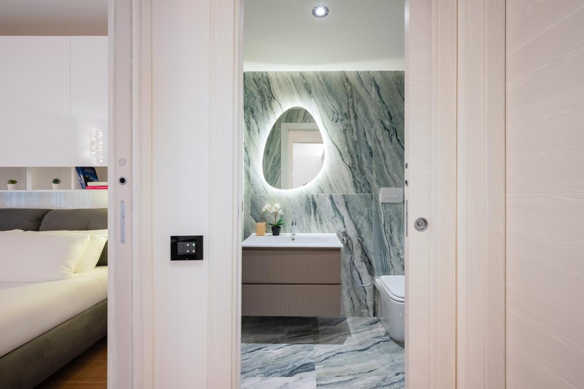 Visconti Suites - Luca Stay Milan Bagian luar foto