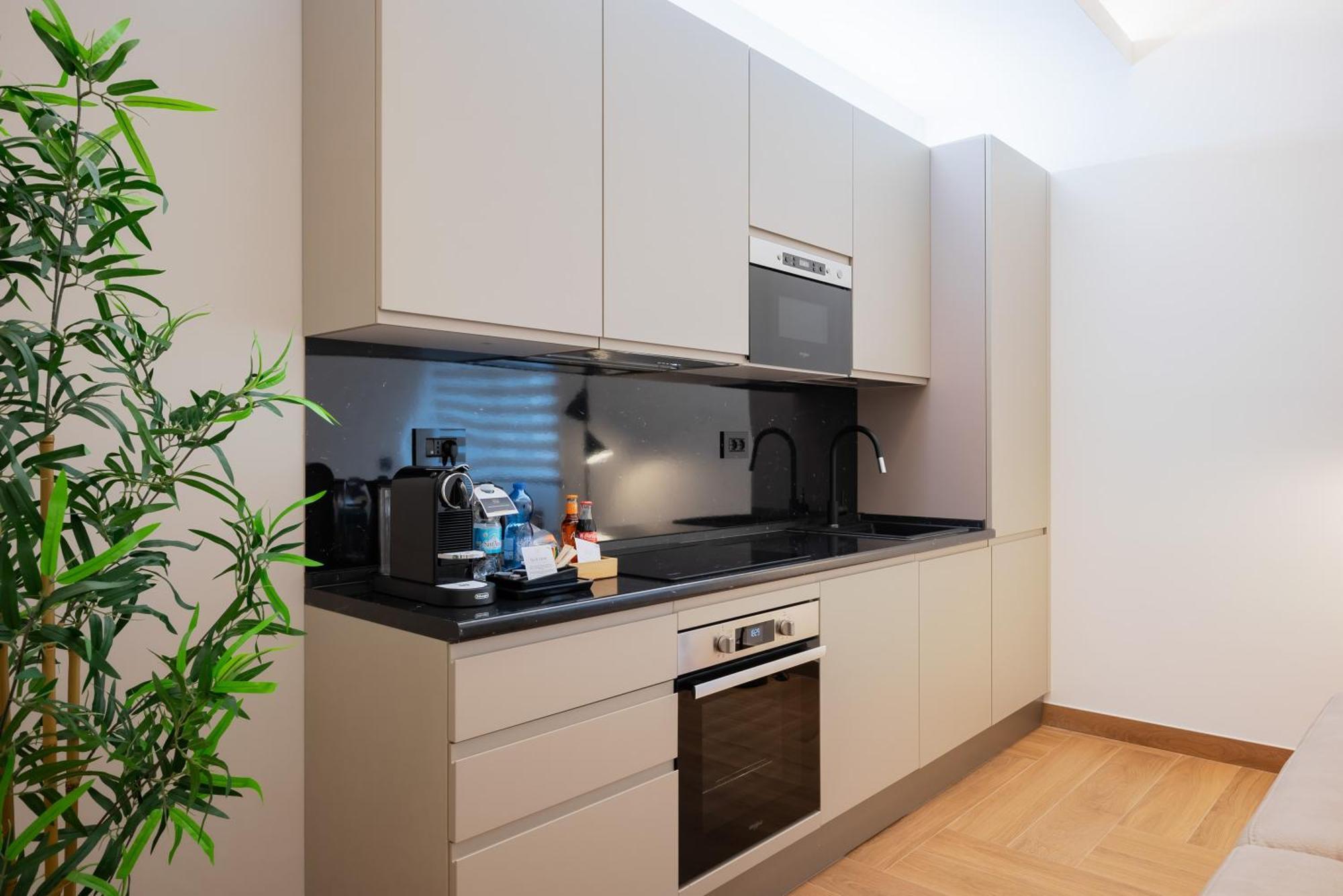 Visconti Suites - Luca Stay Milan Bagian luar foto
